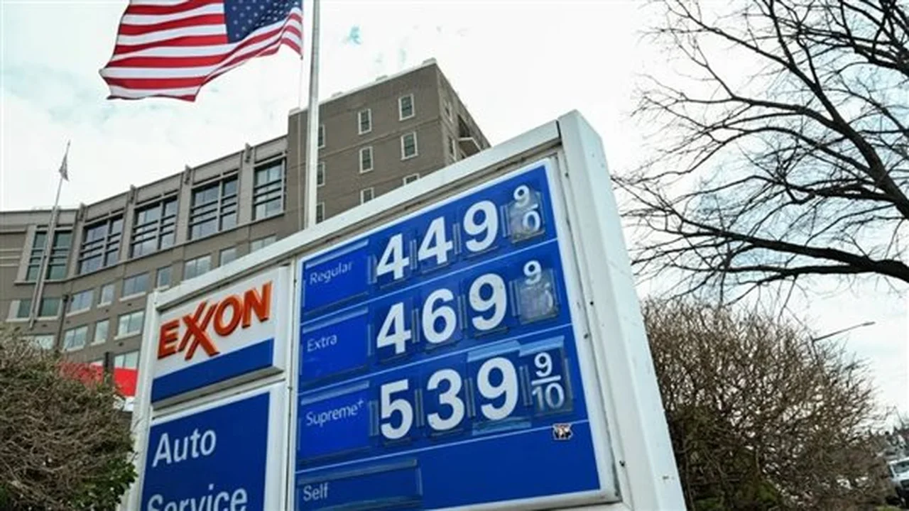 ارتفاع أسعار البنزين في أمريكا بنسبة 23.5% جراء التوترات مع إيران